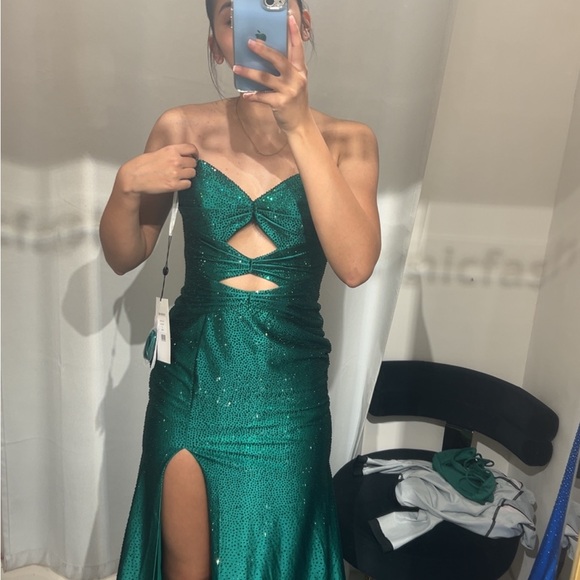 Sherri Hill Green Prom Gown Sweetheart Neckline